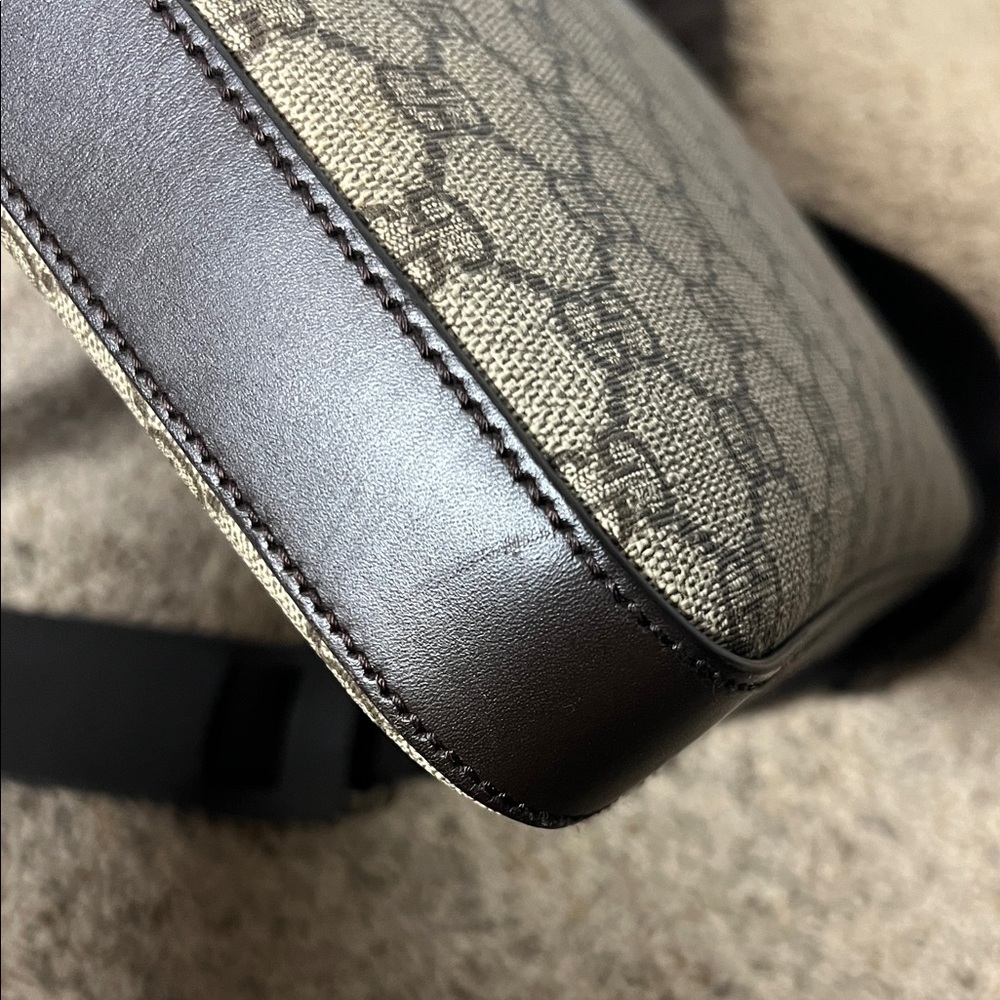 3405 Gucci Beige and Black Men's Crossbody Bag - Picture 4 of 10
